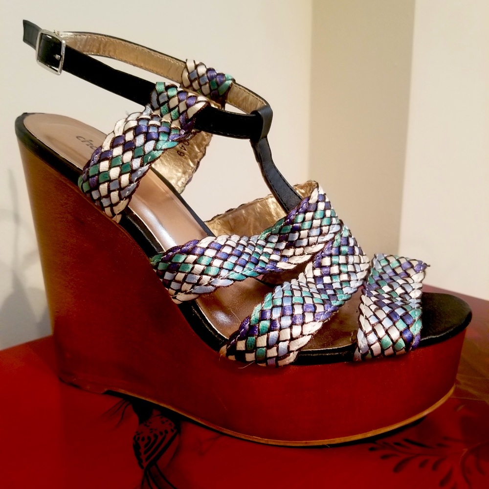 Charlotte Russe 🌸 Size 8 🌸 Multi-Colored Woven Wedges